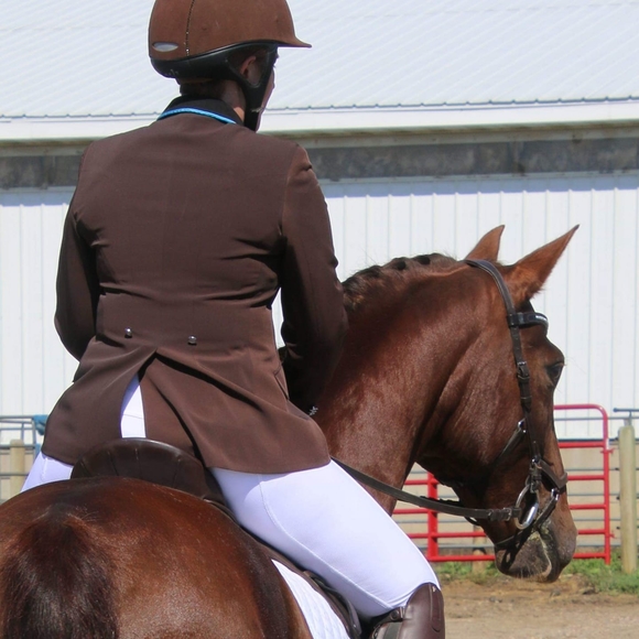 Meet your Posher, Sandie - Picture 1 of 1